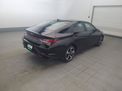 Used 2023 Hyundai Elantra SEL w/ Convenience Package FWD image 9