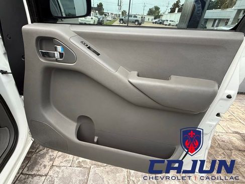 Used 2014 Nissan Frontier SV RWD image 24