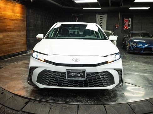 Used 2025 Toyota Camry LE image 4