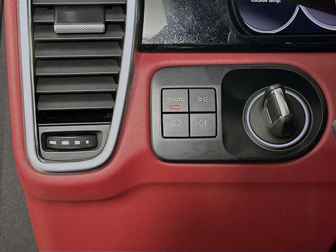 Used 2022 Porsche Cayenne GTS image 13