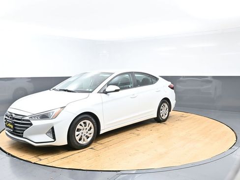 Used 2020 Hyundai Elantra SE w/ Cargo Package (C1) FWD image 11