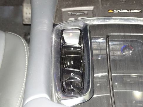 Used 2024 Buick Enclave Premium AWD/4WD image 47