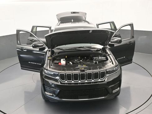 Used 2025 Jeep Grand Cherokee Laredo image 68