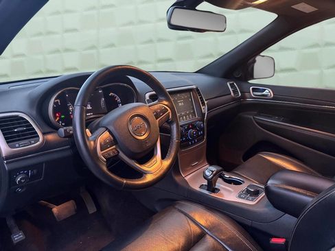 Used 2015 Jeep Grand Cherokee Limited w/ Luxury Group II image 11