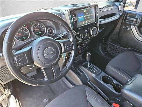 Used 2017 Jeep Wrangler Unlimited Sahara AWD/4WD image 5