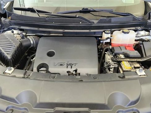 Used 2022 Chevrolet Traverse LT FWD image 41