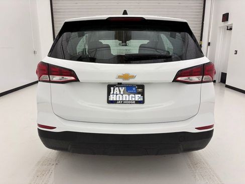 Used 2022 Chevrolet Equinox LS AWD/4WD image 17