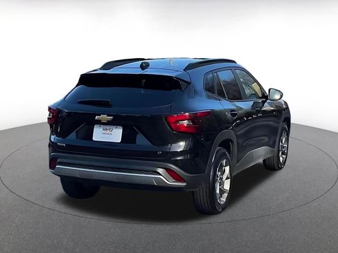 Used 2025 Chevrolet Trax LT w/ LT Convenience Package image 12