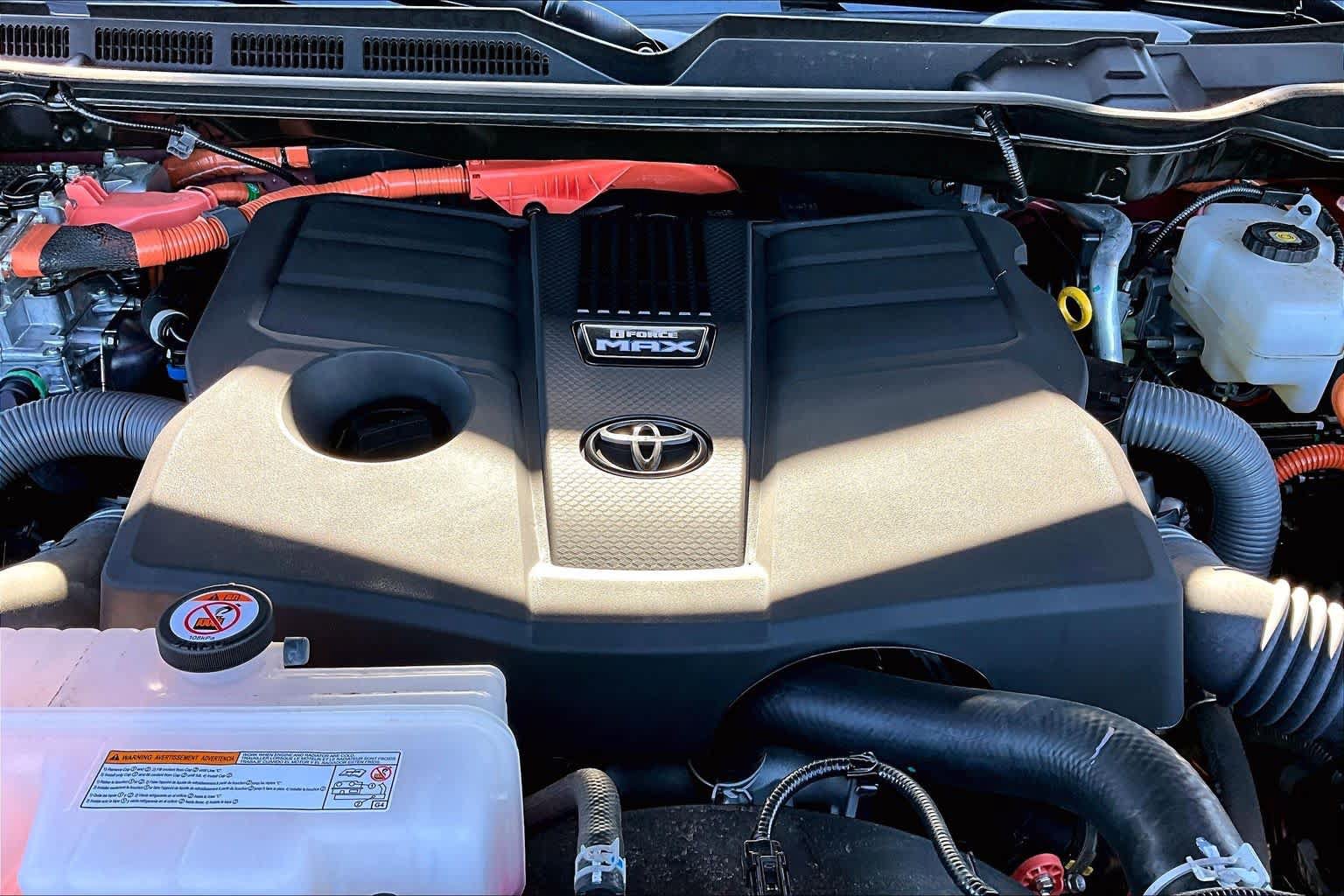 Certified 2025 Toyota Tundra Capstone AWD/4WD image 32