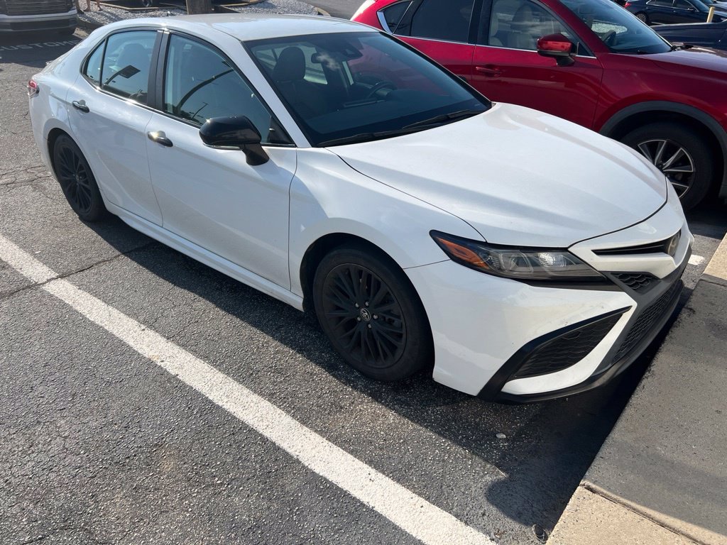 Used 2022 Toyota Camry SE w/ Carpet Mat Package (TMS) FWD image 6