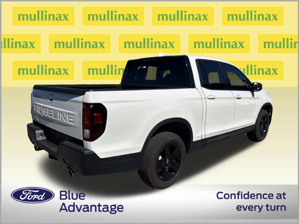 Used 2025 Honda Ridgeline Black Edition image 2