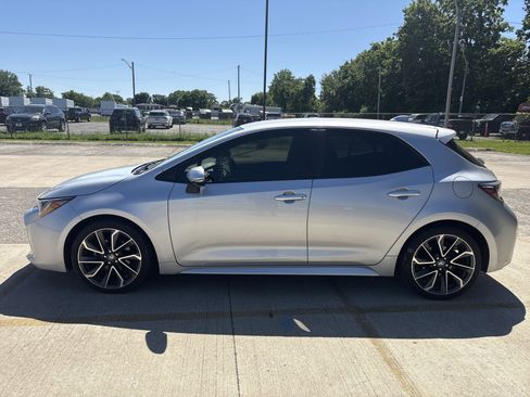 Used 2019 Toyota Corolla XSE FWD image 1
