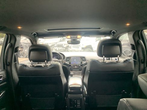 Used 2019 Jeep Grand Cherokee Laredo image 37