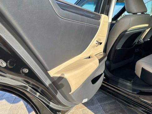 Used 2019 Lexus ES 350 Luxury image 17