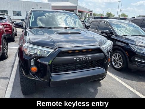 Used 2018 Toyota 4Runner TRD Off-Road Premium AWD/4WD image 2