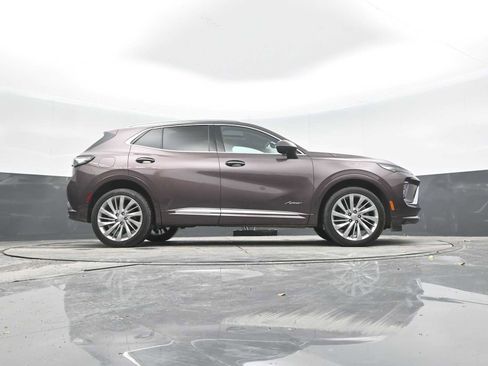 Used 2024 Buick Envision Avenir image 37