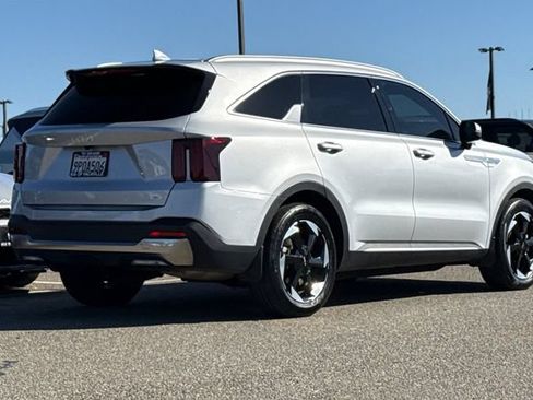 Certified 2025 Kia Sorento EX AWD/4WD image 5