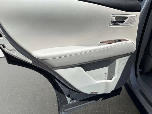 Used 2011 Lexus RX 350 2WD w/ Premium Pkg image 12