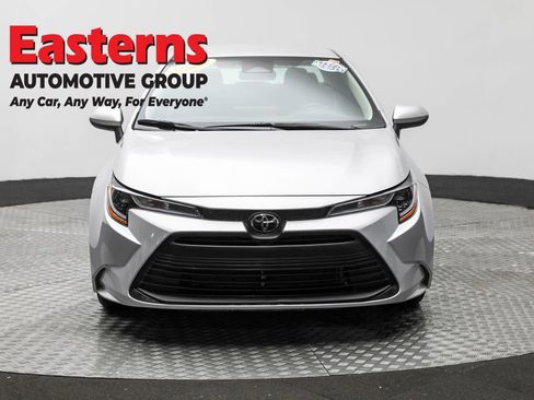 Used 2024 Toyota Corolla LE image 2