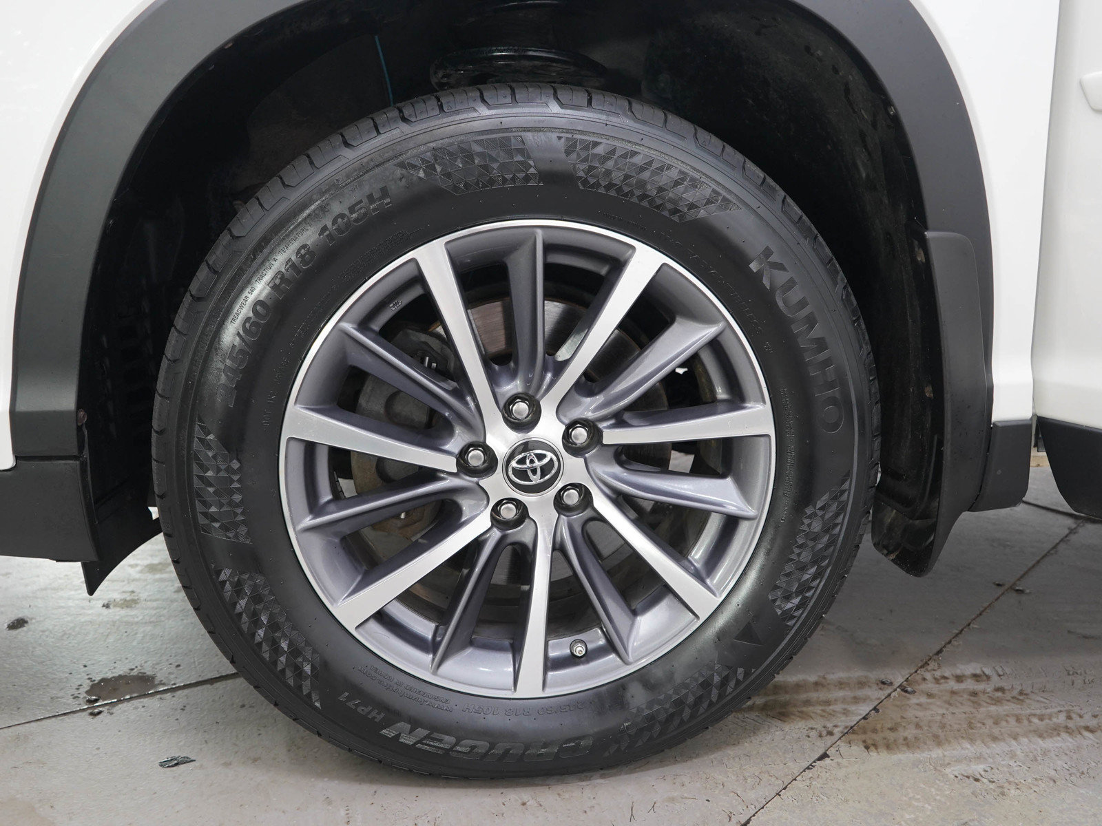 Used 2019 Toyota Highlander XLE AWD/4WD image 30