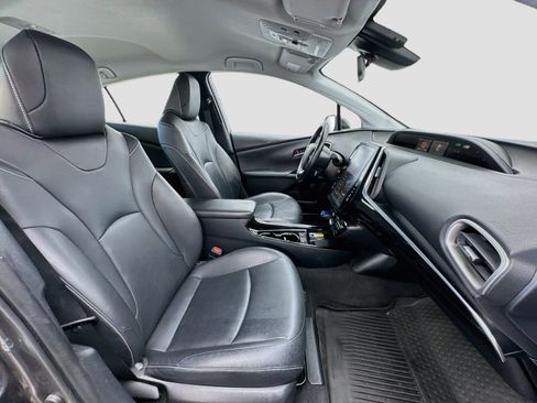 Used 2021 Toyota Prius Prime XLE FWD image 19