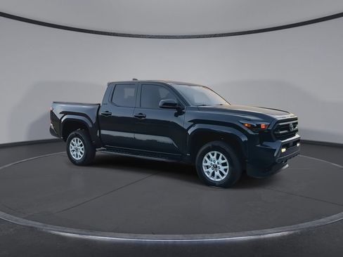 Used 2025 Toyota Tacoma SR5 RWD image 2