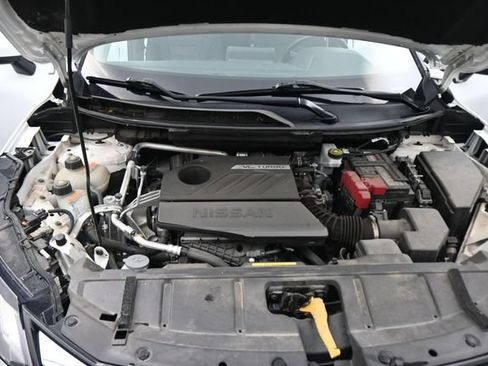 Used 2024 Nissan Rogue SV FWD image 12