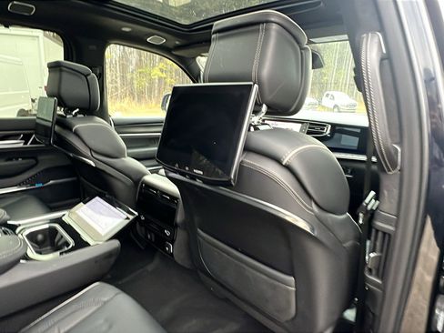 Used 2025 Jeep Grand Wagoneer Series II Obsidian w/ Quick Order Packagew 28T image 24