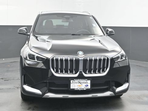 Used 2025 BMW X1 xDrive28i AWD/4WD image 3