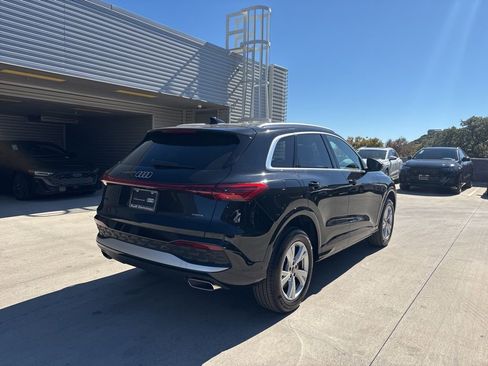 Certified 2025 Audi Q5 Premium w/ Convenience Package image 6