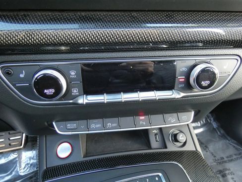 Used 2019 Audi SQ5 Premium Plus w/ Premium Plus Package image 70