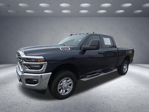 Used 2026 RAM 2500 Tradesman w/ Chrome Appearance Group AWD/4WD image 3