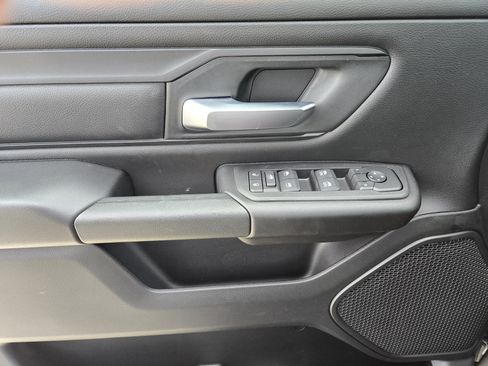 New 2026 RAM 1500 Express AWD/4WD image 18