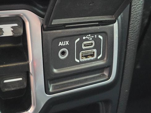 Used 2019 Jeep Wrangler Unlimited Sport S AWD/4WD image 40