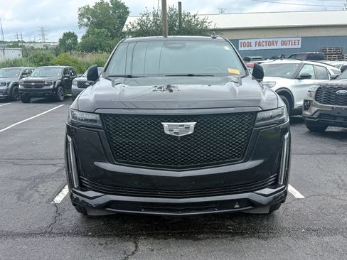 Used 2022 Cadillac Escalade Sport Platinum w/ LPO, ONYX Package AWD/4WD image 2