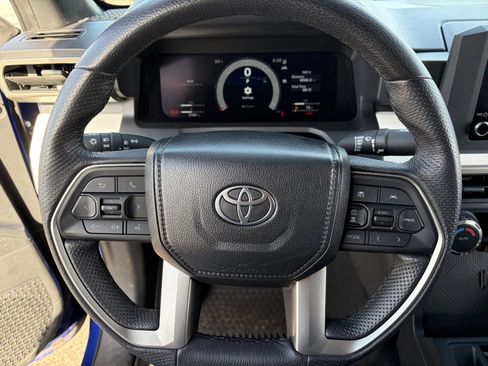 Used 2024 Toyota Tacoma TRD Sport AWD/4WD image 24