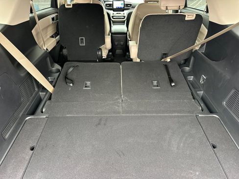 Used 2024 Ford Explorer XLT w/ Equipment Group 202A image 18