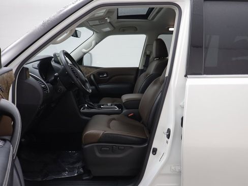 Used 2023 INFINITI QX80 Premium Select w/ Cargo Package image 5