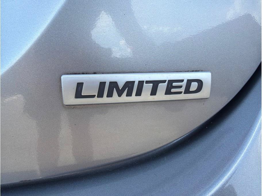 Used 2012 Hyundai Elantra Limited FWD image 21