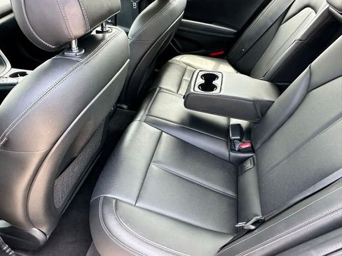 Used 2025 Genesis G70 2.5T RWD image 7