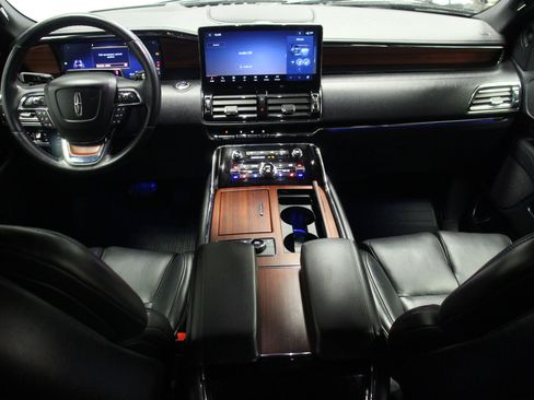Used 2024 Lincoln Navigator Reserve image 20