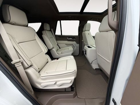 Used 2025 GMC Yukon Denali w/ Sun & Power Step Package AWD/4WD image 23