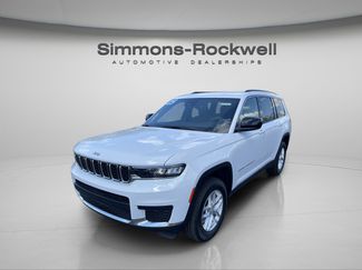 Used 2025 Jeep Grand Cherokee L Laredo w/ Luxury Tech Group I AWD/4WD video 1