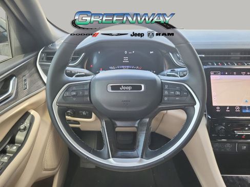 Used 2023 Jeep Grand Cherokee Limited RWD image 29