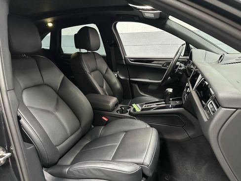 Used 2024 Porsche Macan w/ Premium Plus Package AWD/4WD image 9