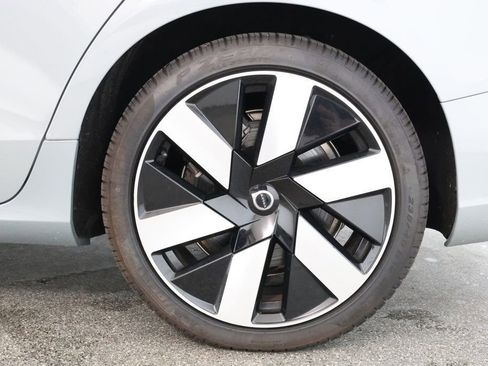 Used 2024 Volvo S60 T8 Ultimate w/ Climate Package image 9