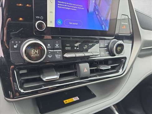 Used 2023 Toyota Highlander XLE AWD/4WD image 22