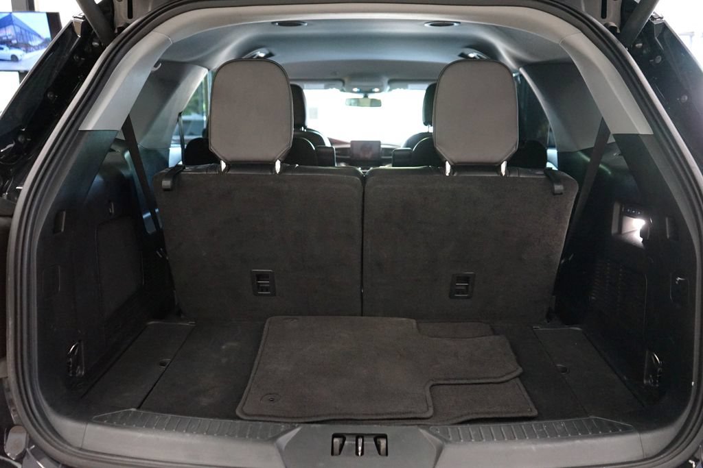 Used 2023 Ford Explorer Limited w/ Equipment Group 301A AWD/4WD image 52
