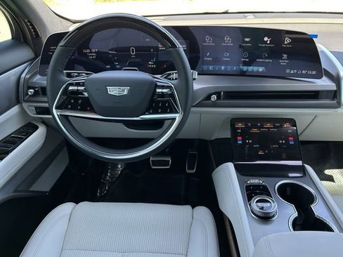 New 2026 Cadillac Vistiq Premium Luxury AWD/4WD image 11