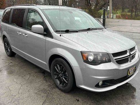 Used 2019 Dodge Grand Caravan GT FWD image 3
